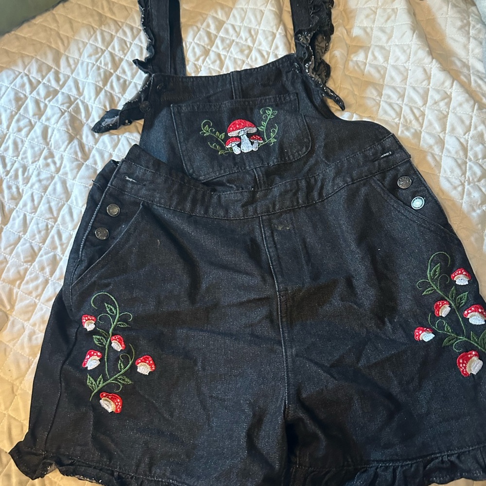 ROMWE Black Overalls with Mushroom Embroidery